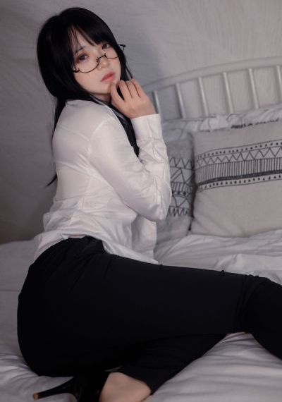 老太婆性杂交毛片